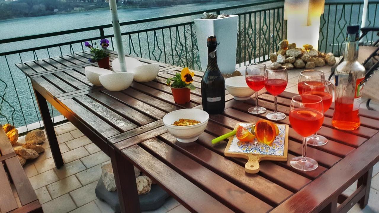 La Terrazza Sul Lago Turano Castel di Tora Exteriör bild