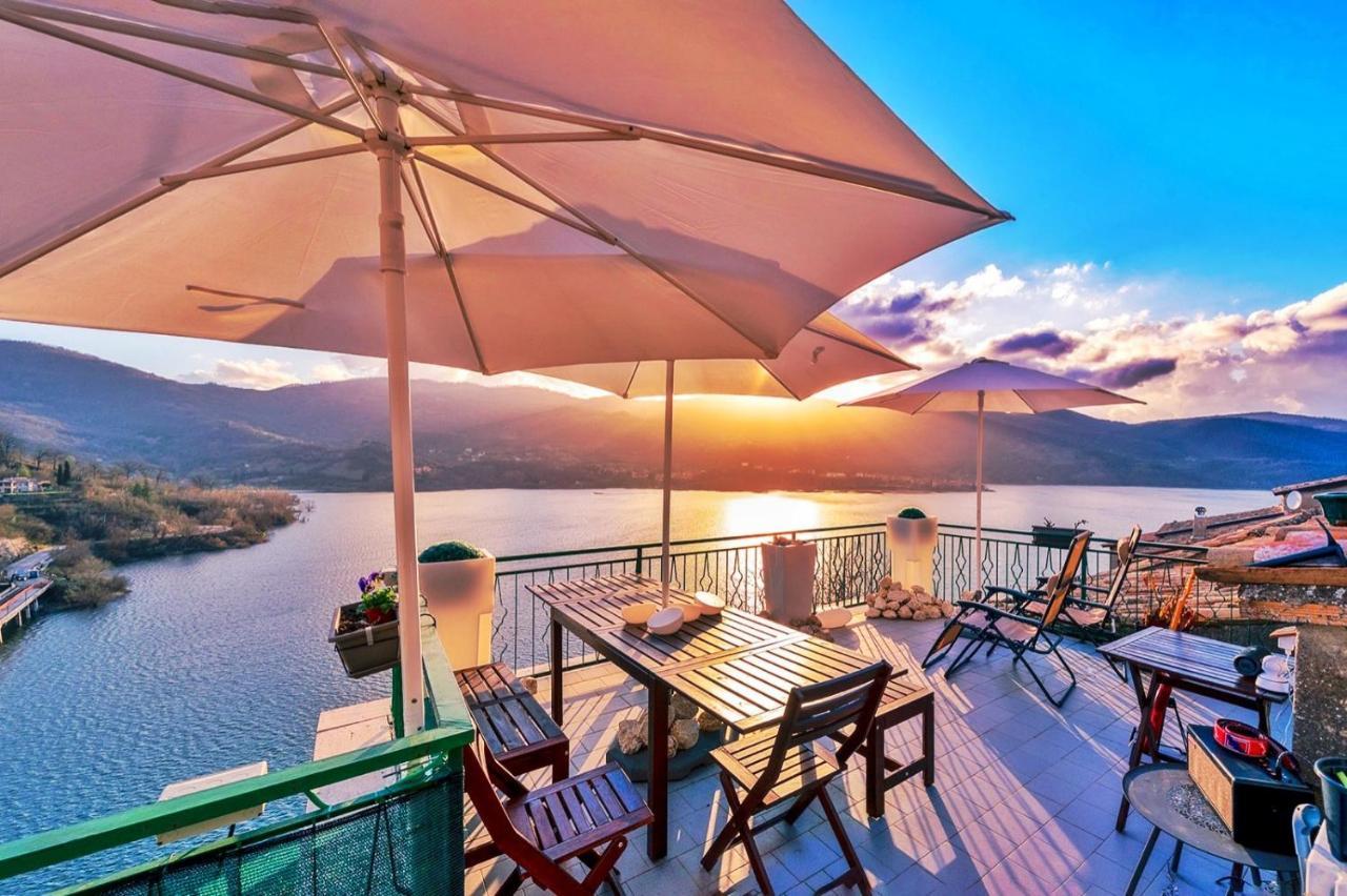 La Terrazza Sul Lago Turano Castel di Tora Exteriör bild