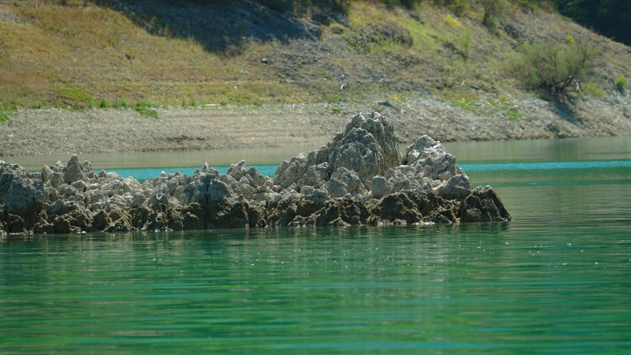 La Terrazza Sul Lago Turano Castel di Tora Exteriör bild