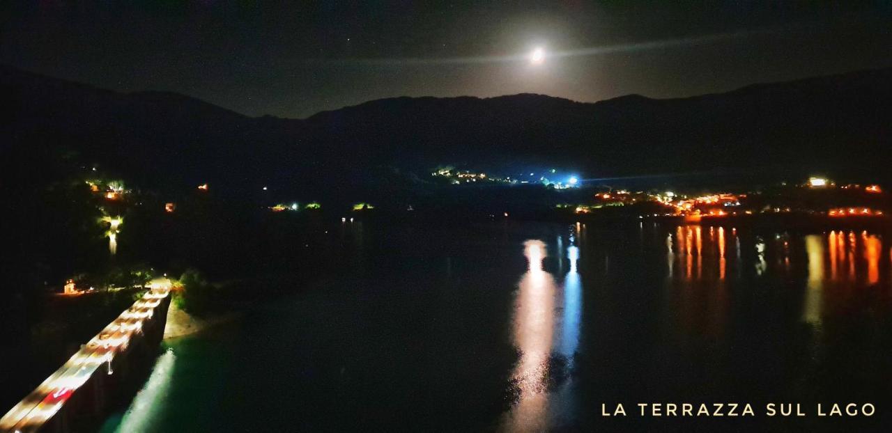 La Terrazza Sul Lago Turano Castel di Tora Exteriör bild