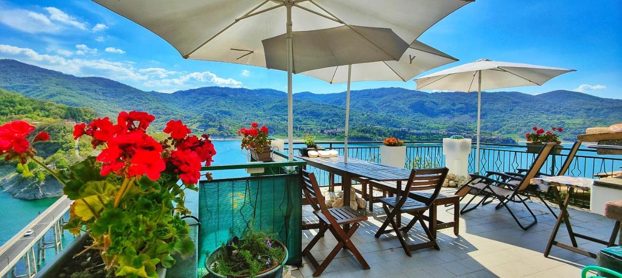 La Terrazza Sul Lago Turano Castel di Tora Exteriör bild