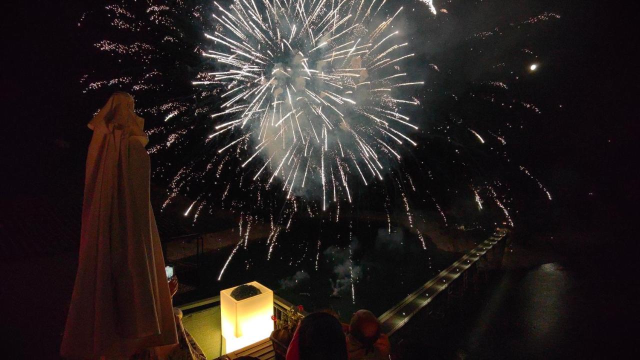 La Terrazza Sul Lago Turano Castel di Tora Exteriör bild